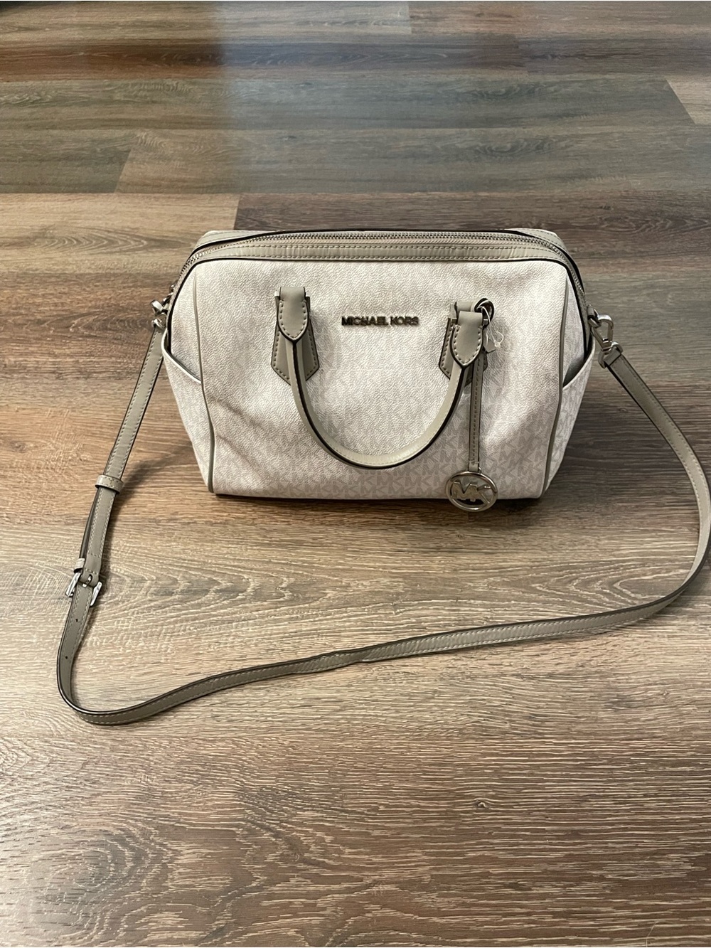 Michael Kors Bedford Large Duffle Satchel Monogram Crossbody Strap